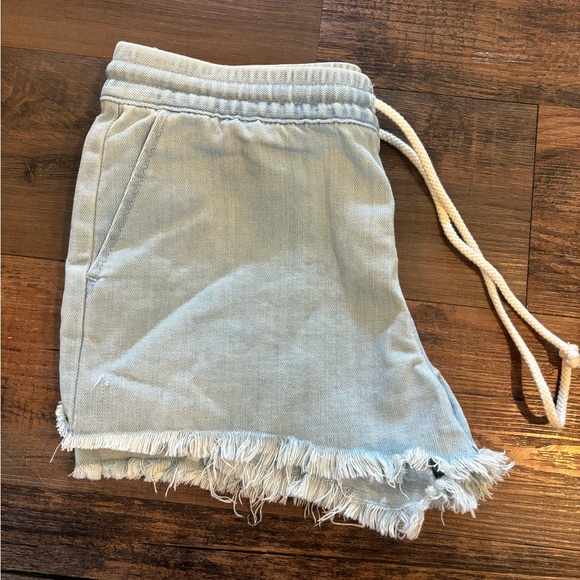 Aerie soft denim colored shorts - Picture 2 of 4